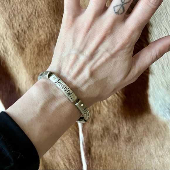 free 🆓 with purchase! - Picture 3 of 15